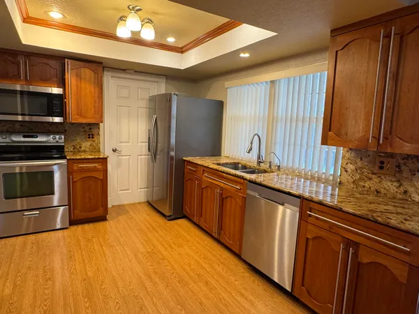 $4,000 | 2180 Northwest 93rd Avenue, Pembroke Pines, FL 33024