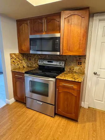 $4,000 | 2180 Northwest 93rd Avenue, Pembroke Pines, FL 33024