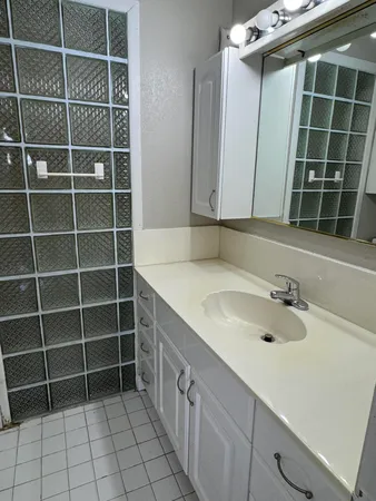 $4,000 | 2180 Northwest 93rd Avenue, Pembroke Pines, FL 33024