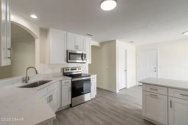 $3,000 | 1431 Victory Palm Drive, Edgewater, FL 32132