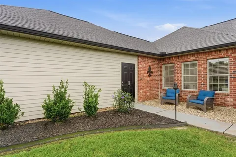 $399,000 | 5737 Hemlock Street, Lake Charles, LA 70605