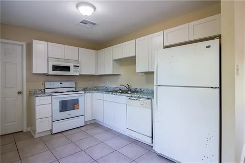 $209,000 | 732 Lafayette Drive, Laplace, LA 70068