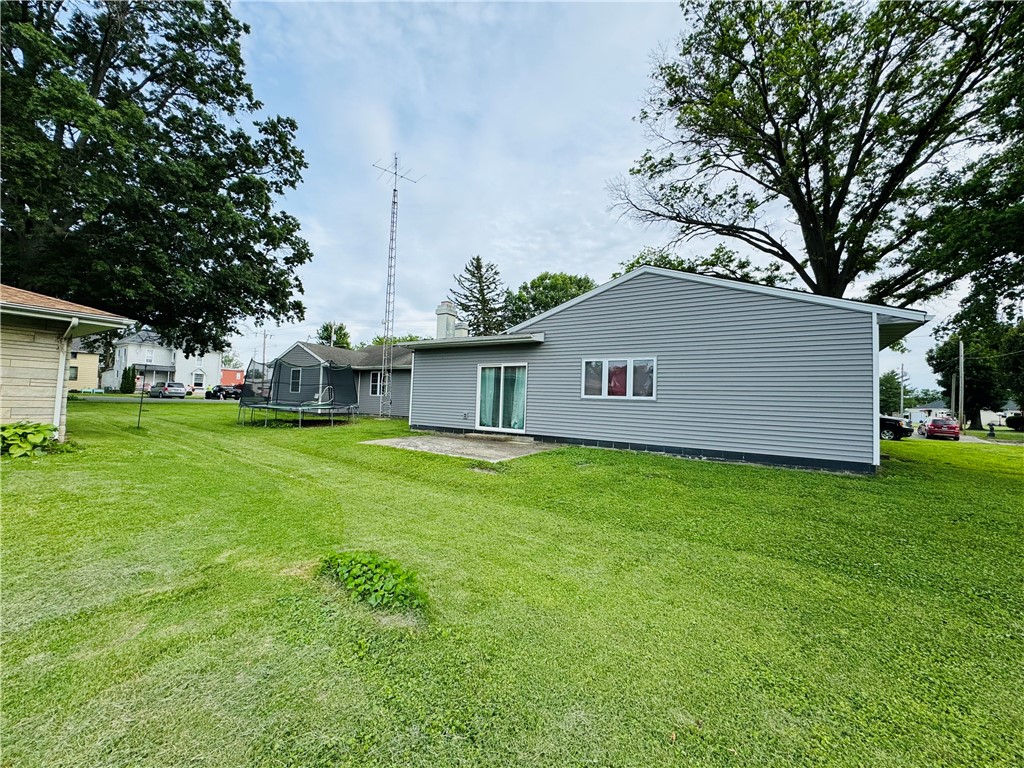 202 West 3rd Street Assumption, IL 62510 - Photo 6 of 32