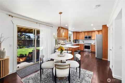 $1,095,000 | 1003 Shelton Avenue Northeast, Renton, WA 98056