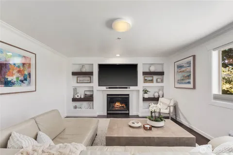 $1,095,000 | 1003 Shelton Avenue Northeast, Renton, WA 98056