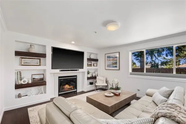 $1,195,000 | 1003 Shelton Avenue Northeast, Renton, WA 98056