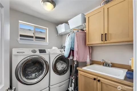 $1,095,000 | 1003 Shelton Avenue Northeast, Renton, WA 98056