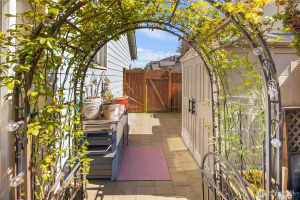 $1,195,000 | 1003 Shelton Avenue Northeast, Renton, WA 98056