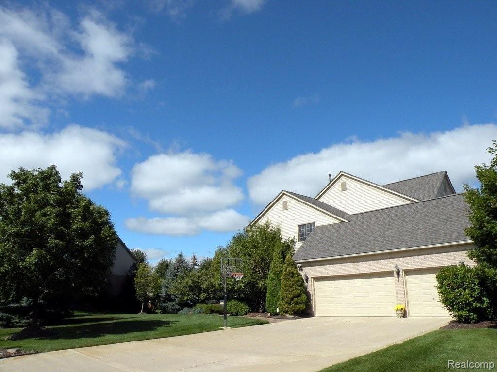 4200 Wincrest Lane Rochester, MI 48306 - Photo 26 of 28 3 Car Garage