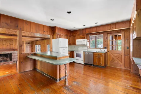 $895,000 | 0 Glen Meade Drive, Portsmouth, RI 02871