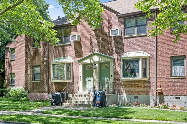 $285,000 | 58-42 246th Crescent, Unit 1 | Douglaston