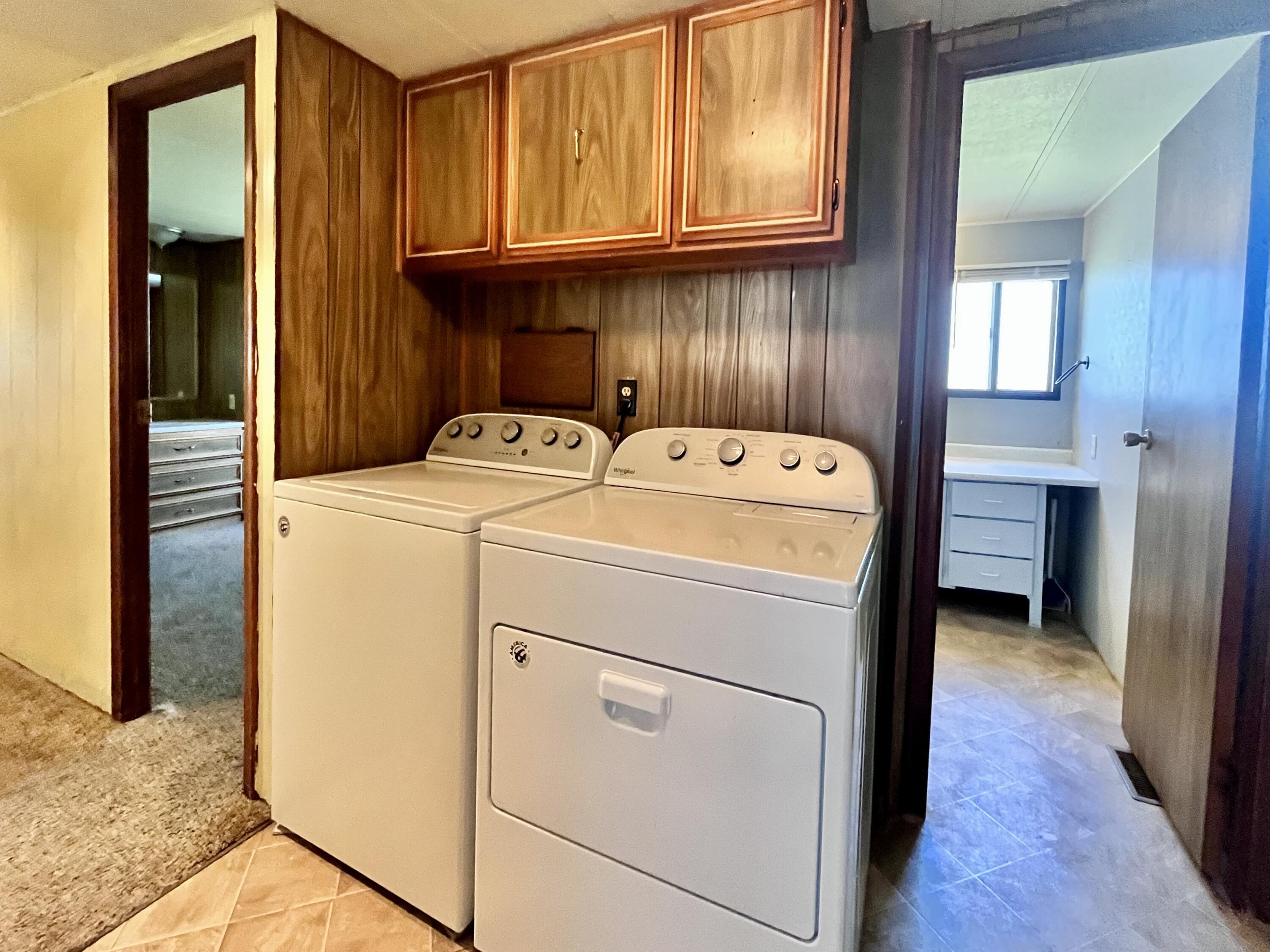 52731 Huntington Road, Unit 26 La Pine, OR 97739 - Photo 15 of 20 Laundry