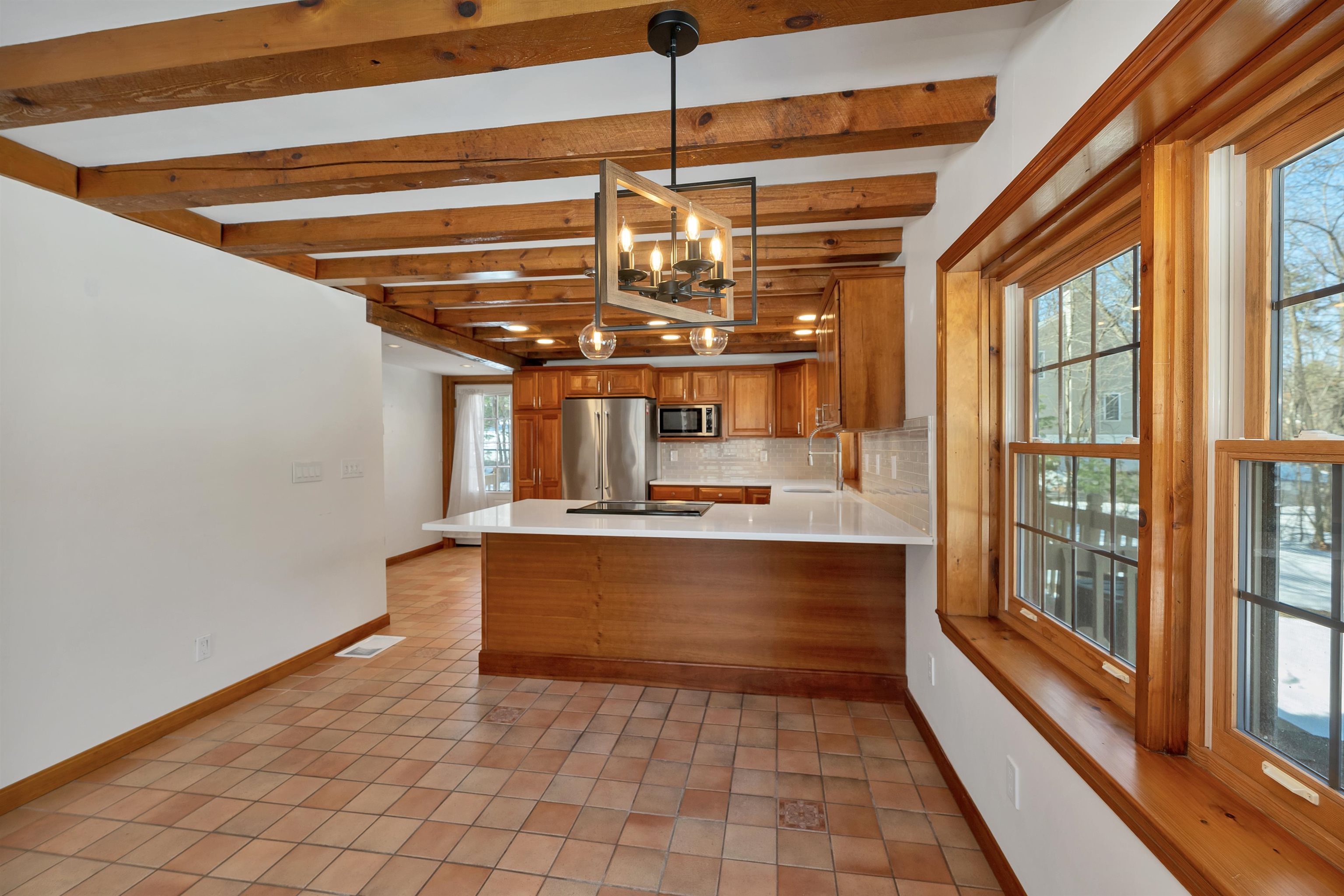 124 Hovey Road Londonderry, NH 03053 - Photo 7 of 60 Gallery Image 7