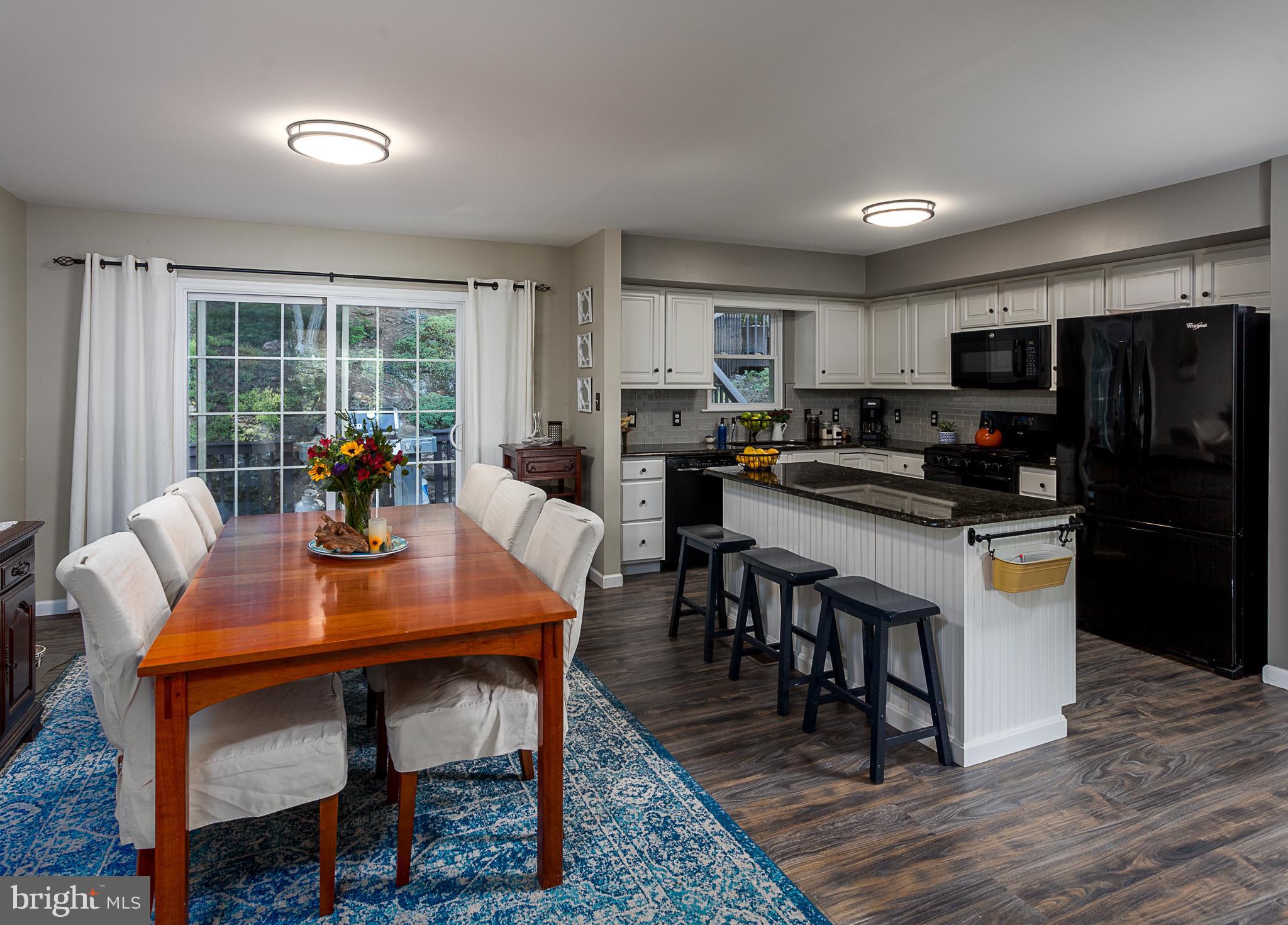 4346 Hillside Road Reading, PA 19606 - Photo 11 of 42 DINING & KITCHEN