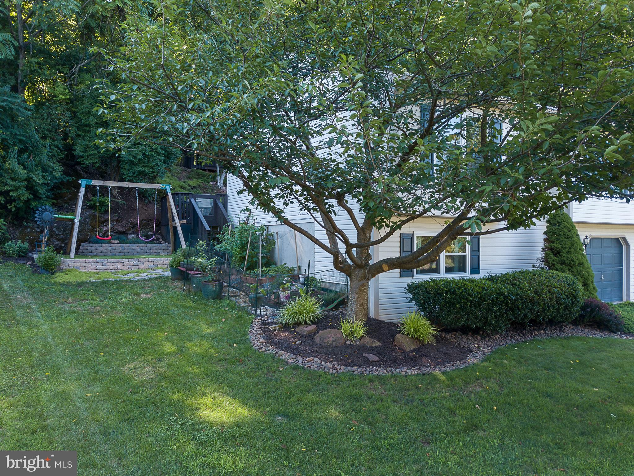 4346 Hillside Road Reading, PA 19606 - Photo 36 of 42 SIDE YARD - GARDEN