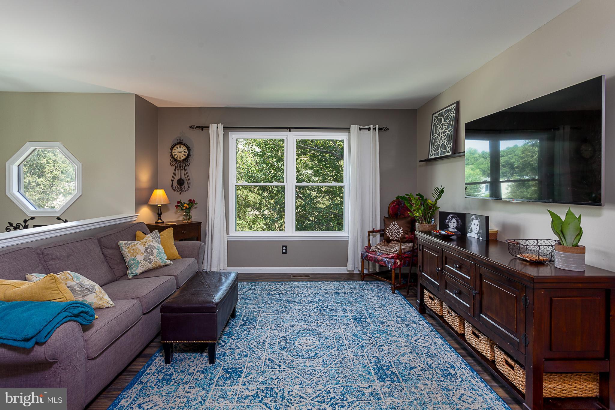 4346 Hillside Road Reading, PA 19606 - Photo 8 of 42 LIVING ROOM