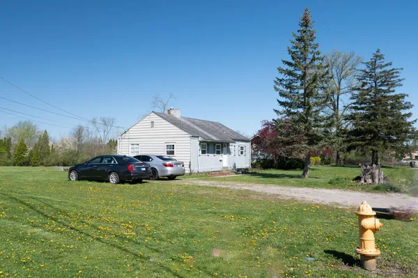 $235,000 | 1406 Reckeweg Road, Fort Wayne, IN 46804