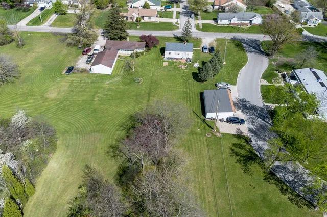 $235,000 | 1406 Reckeweg Road, Fort Wayne, IN 46804