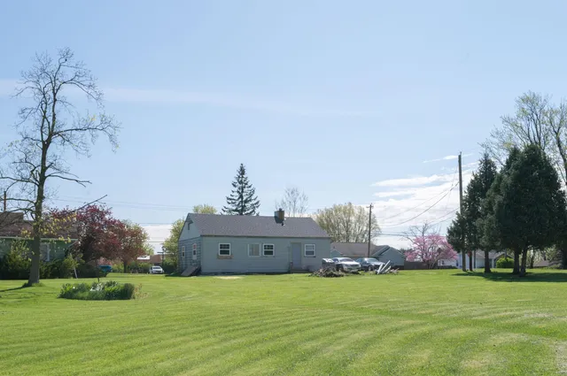 $235,000 | 1406 Reckeweg Road, Fort Wayne, IN 46804