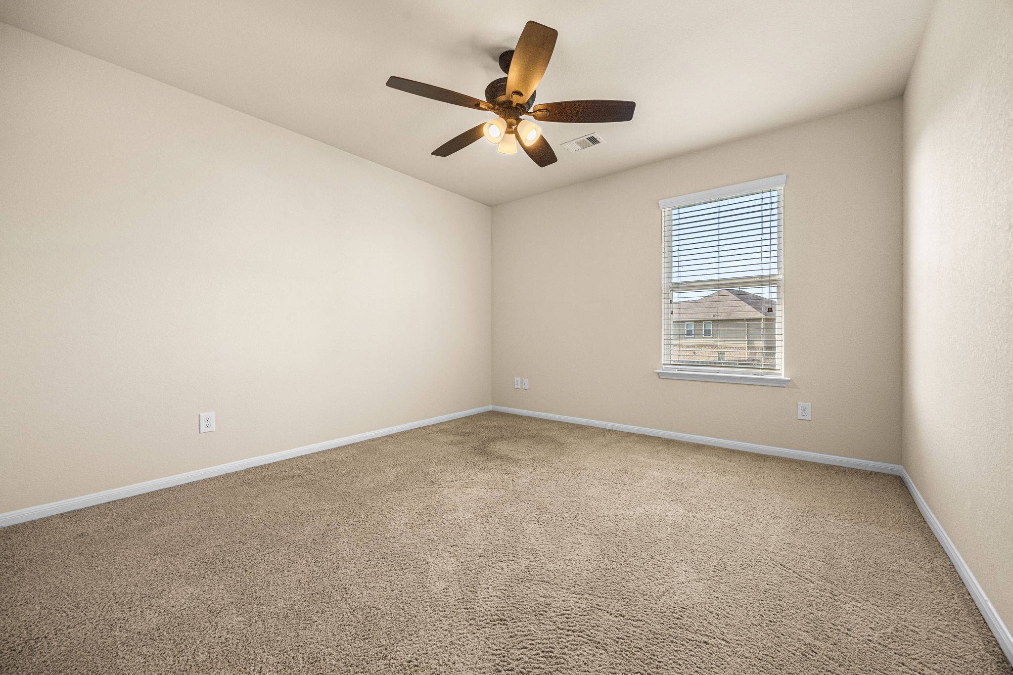 2922 Coachmaker Trail Rosenberg, TX 77471 - Photo 23 of 32 Upstairs bedroom.