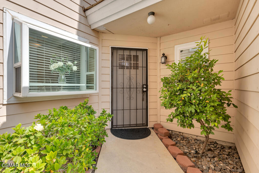 2776 Erringer Road, Unit 19 Simi Valley, CA 93065 - Photo 2 of 43
