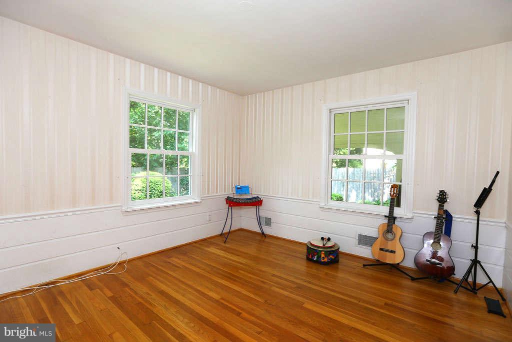 5200 Westport Road Chevy Chase, MD 20815 - Photo 12 of 29 Bedroom Master