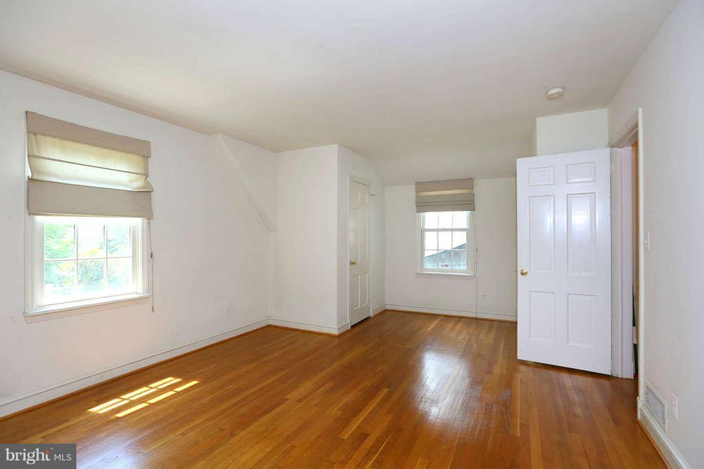 5200 Westport Road Chevy Chase, MD 20815 - Photo 16 of 29 Bedroom