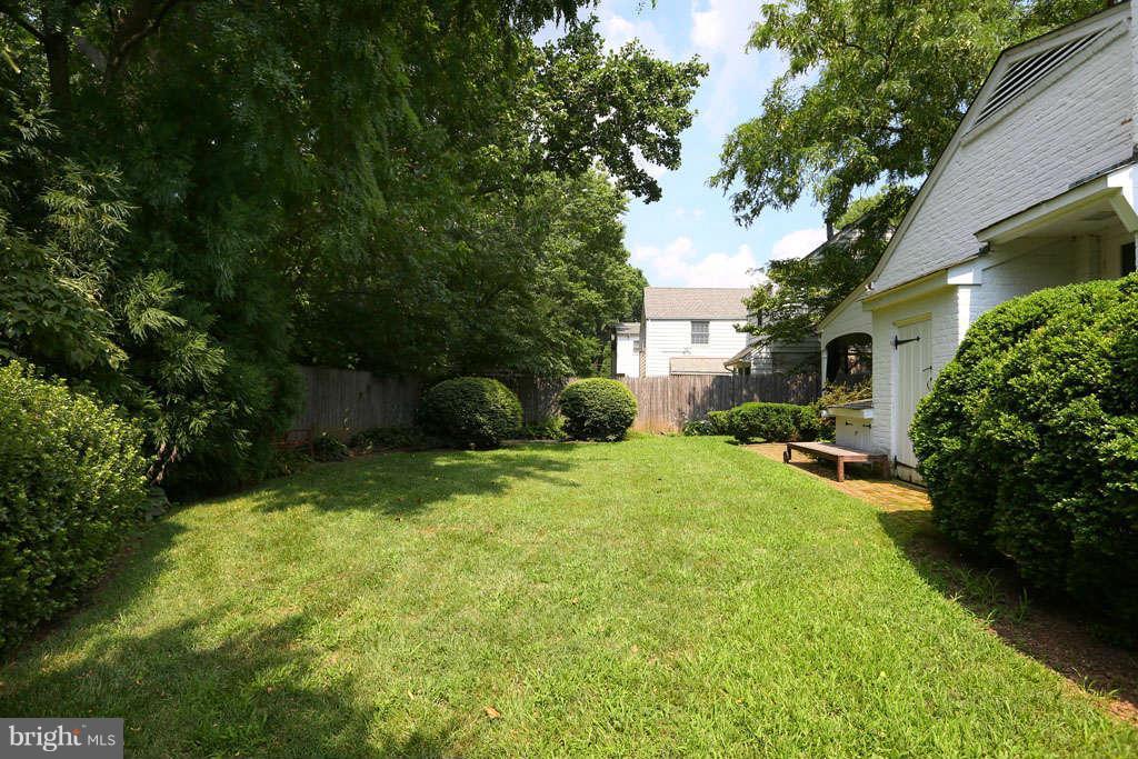 5200 Westport Road Chevy Chase, MD 20815 - Photo 29 of 29 Exterior Rear