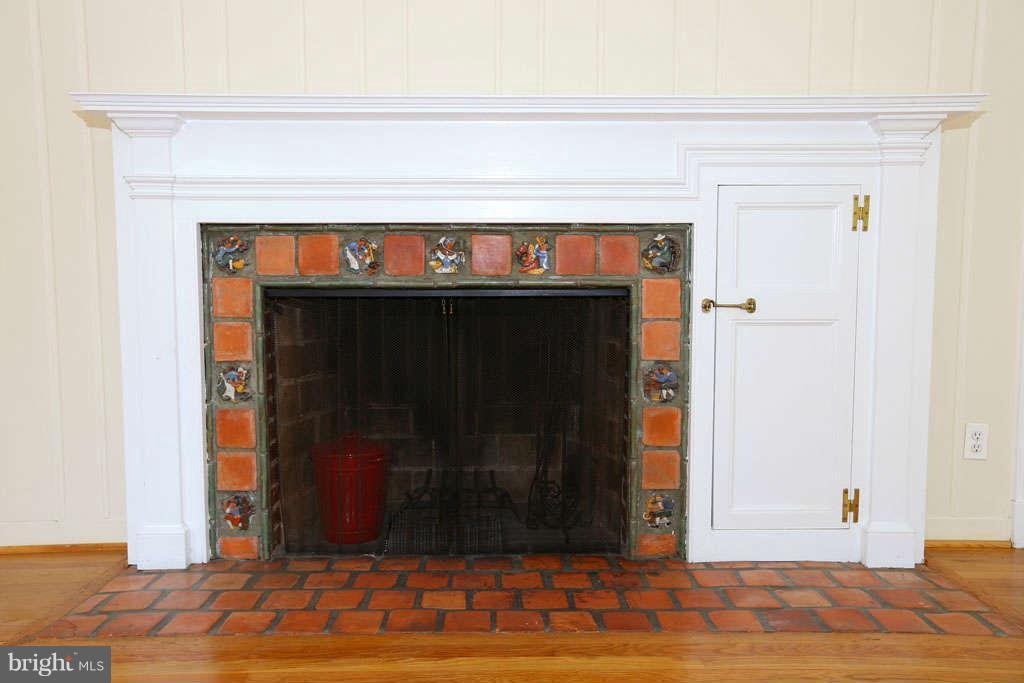 5200 Westport Road Chevy Chase, MD 20815 - Photo 5 of 29 Living Room