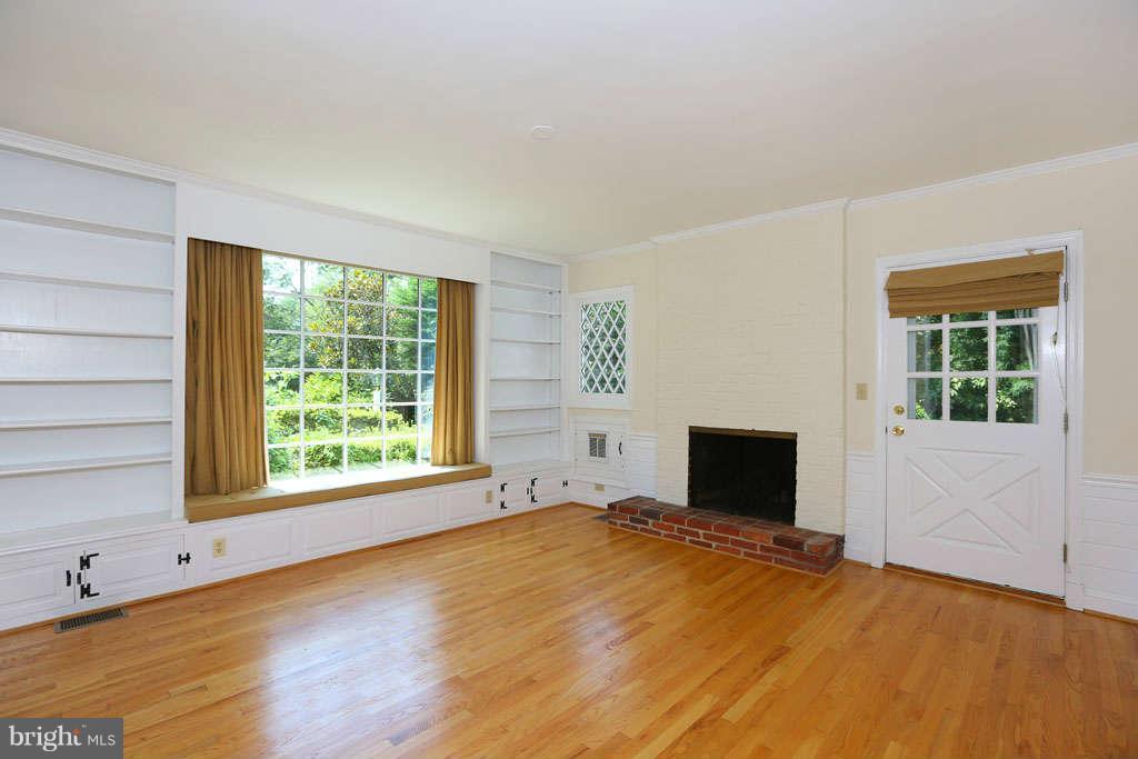 5200 Westport Road Chevy Chase, MD 20815 - Photo 10 of 29 Family Room
