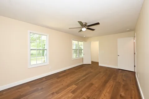 $359,900 | 120 Whippoorwill Lane, Bethpage, TN 37022