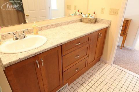 10126 Hartland Road Fenton, MI 48430 - Photo 23 of 38 20279125-22.JPG