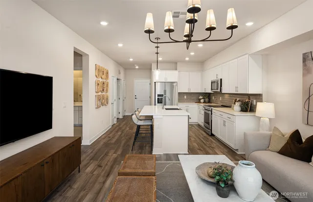 $474,990 | 6901 Northeast 184th Lane, Unit 310, Kenmore, WA 98028