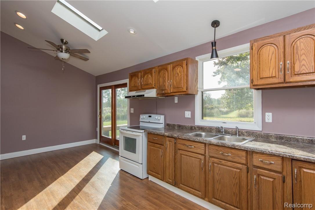 7334 East Potter Road Davison, MI 48423 - Photo 22 of 57 Kitchen6.jpg