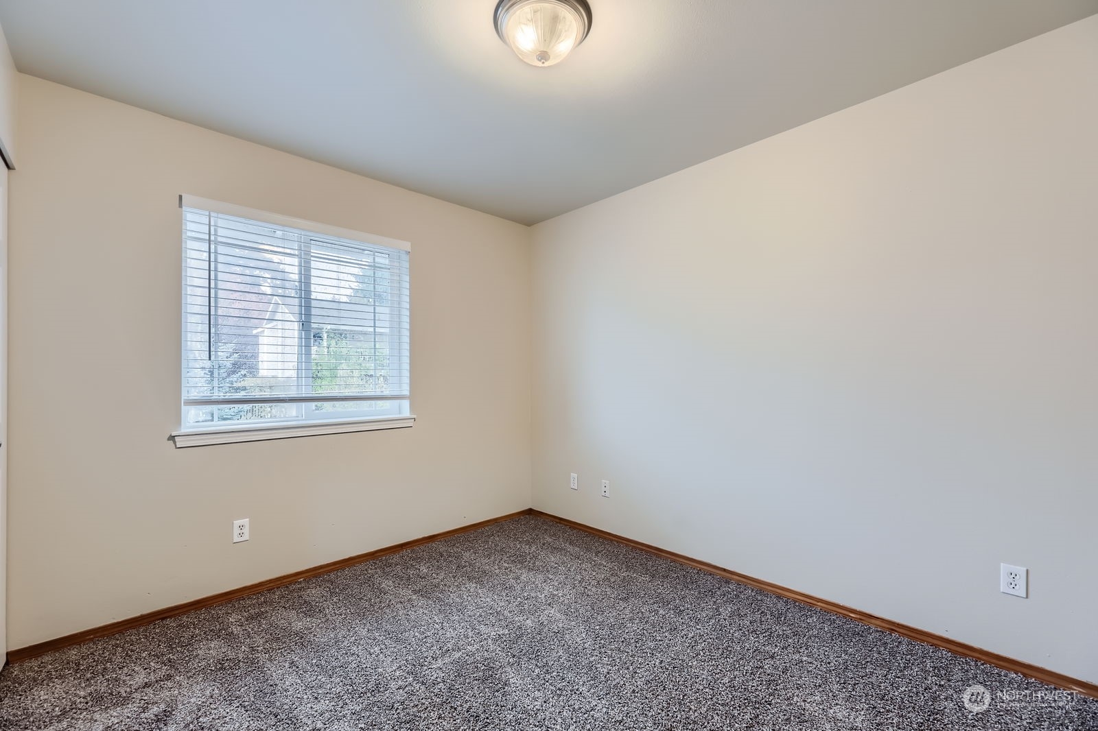 7426 Upper Ridge Road Everett, WA 98203 - Photo 11 of 21