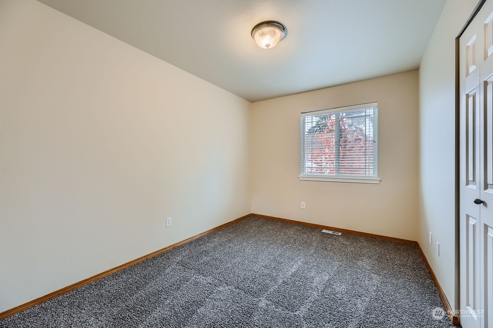 7426 Upper Ridge Road Everett, WA 98203 - Photo 12 of 21