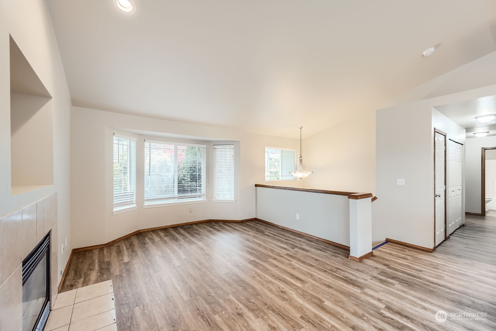 7426 Upper Ridge Road Everett, WA 98203 - Photo 2 of 21