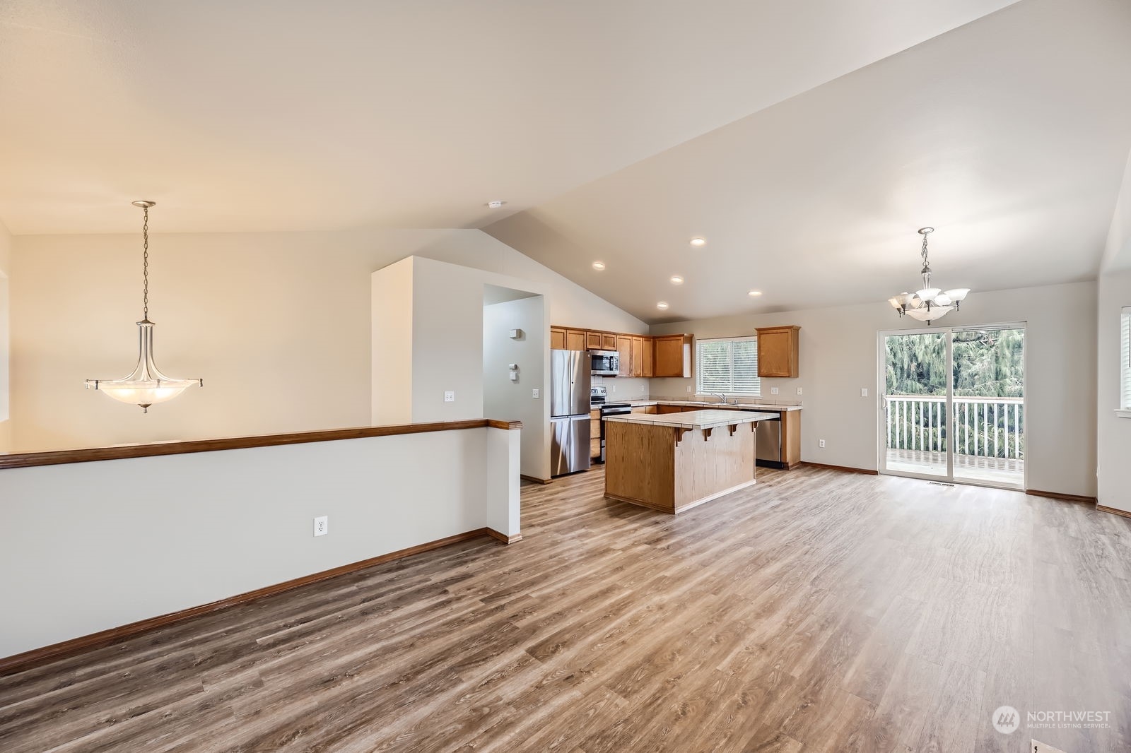 7426 Upper Ridge Road Everett, WA 98203 - Photo 4 of 21