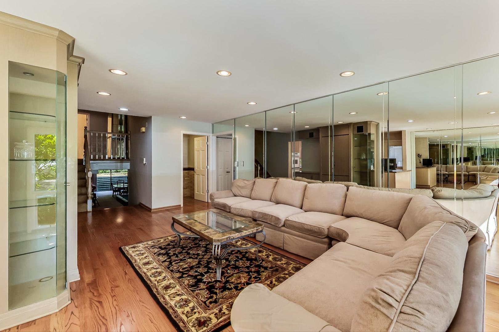 922 Leamington Avenue Glenview, IL 60025 - Photo 3 of 34