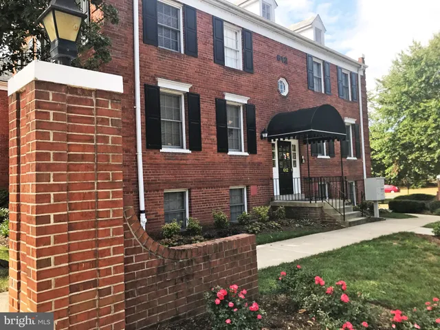 $1,945 | 612 Bashford Lane, Unit 1212, Alexandria, VA 22314