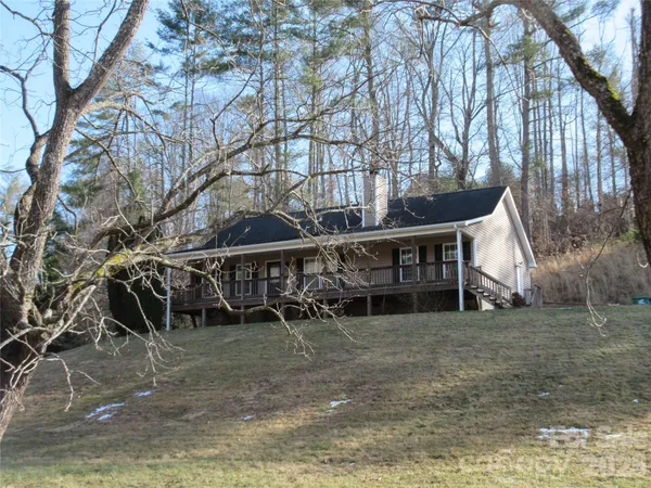 $393,900 | 618 Brook Knoll Circle, Weaverville, NC 28787