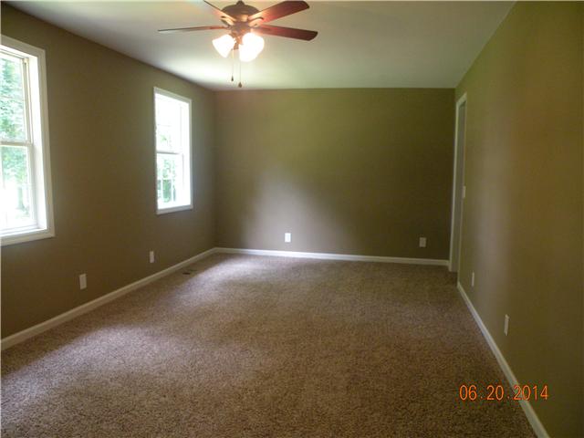 6047 McDaniels Road Springfield, TN 37172 - Photo 3 of 9 Front Dining Area