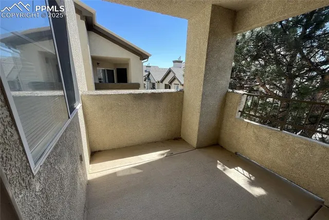 a view of a furniture in an empty room