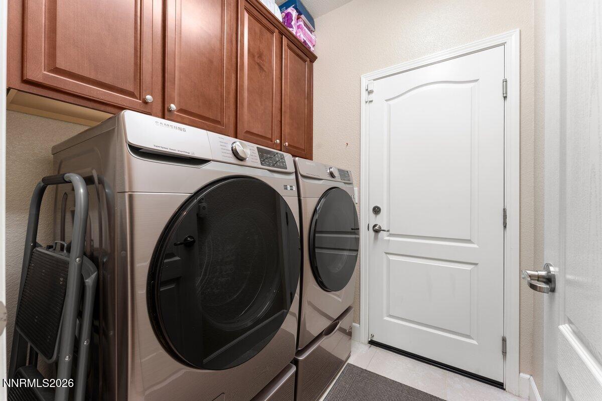 1825 Cholula Drive Reno, NV 89521 - Photo 20 of 26 1825 Cholua- laundry