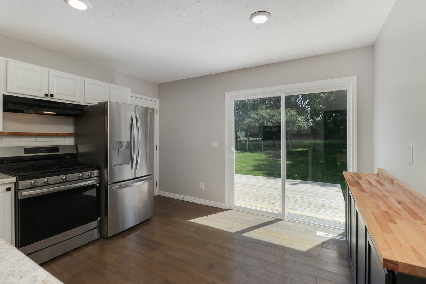1407 Ridgeport Avenue Bloomington, IL 61704 - Photo 9 of 41