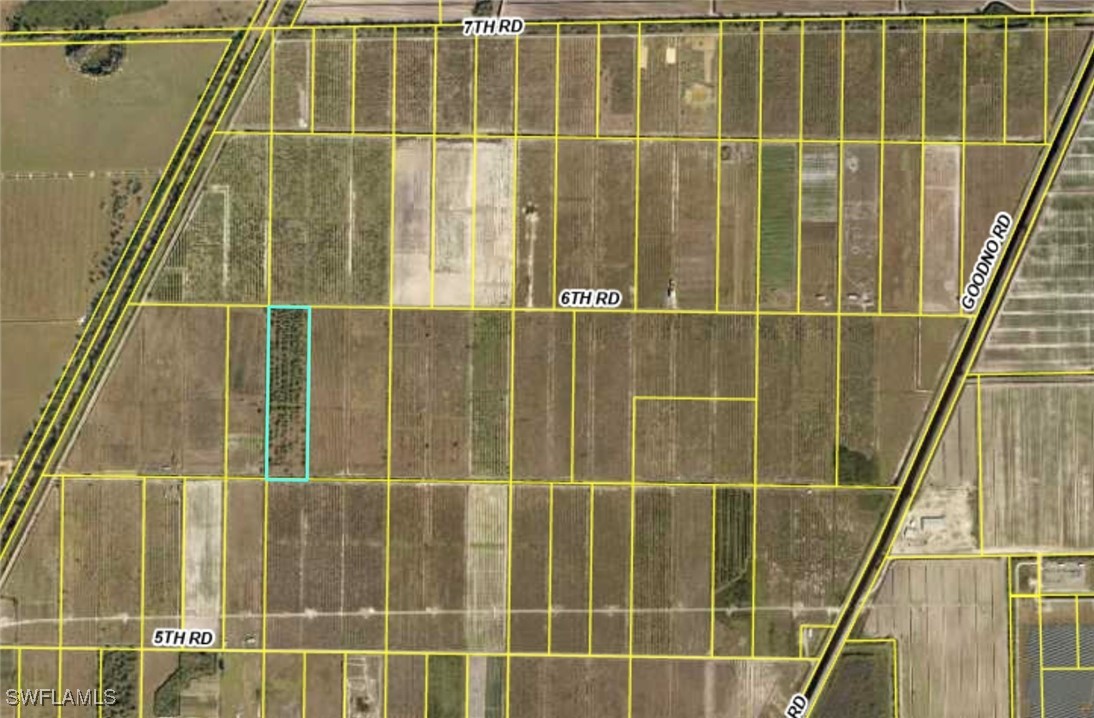 6389 6th Road Clewiston, FL 33440 - Photo 5 of 5 a bathroom with a shower