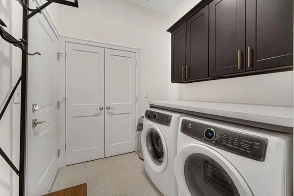 $399,900 | 207 Academy Street, Unit 104, Valparaiso, IN 46385