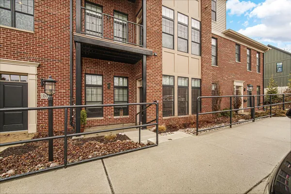 $399,900 | 207 Academy Street, Unit 104, Valparaiso, IN 46385