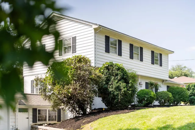 $475,000 | 303 Copeland Drive, Staunton, VA 24401