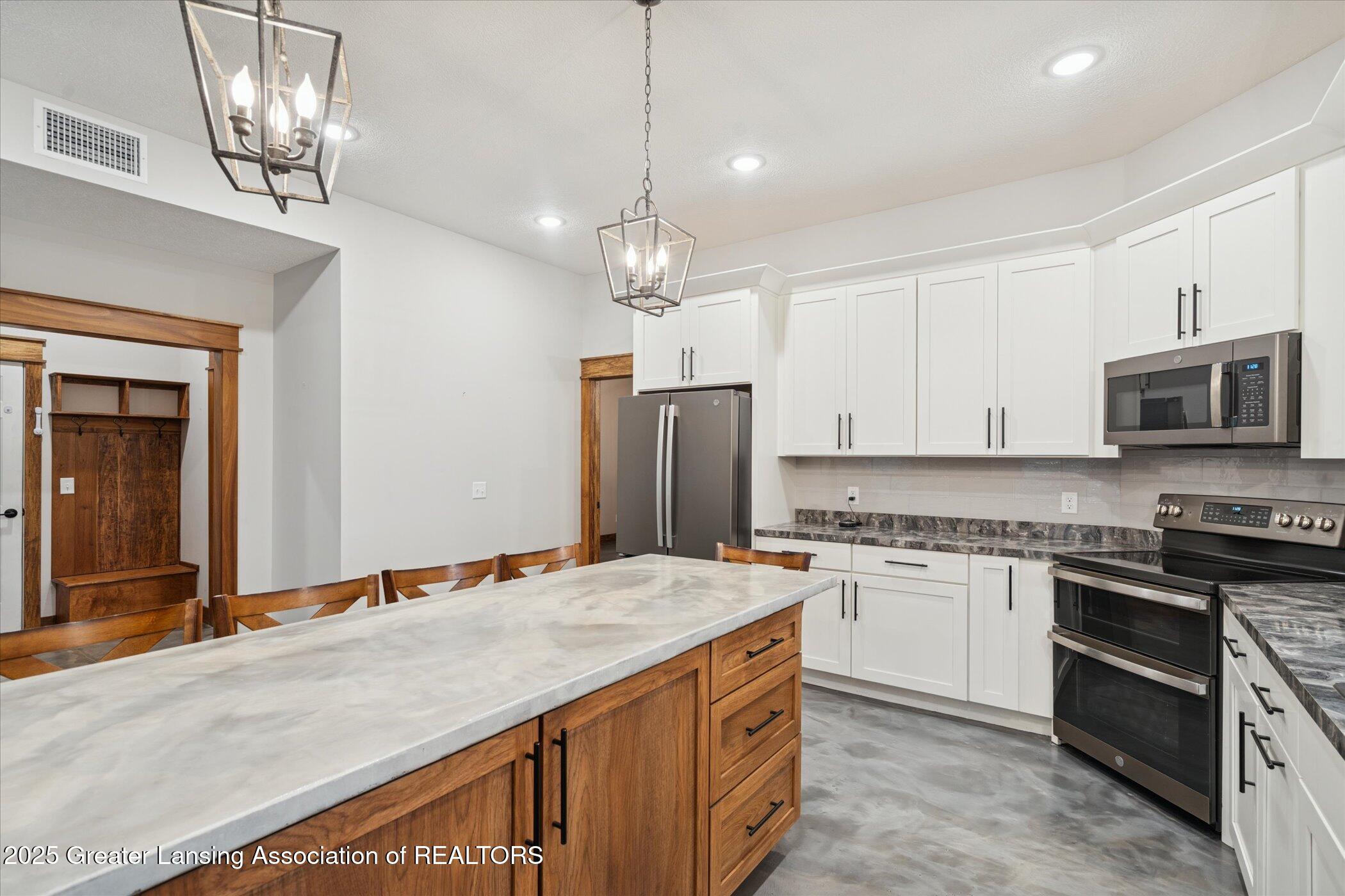 6706 East Price Road St. Johns, MI 48879 - Photo 14 of 50 15-6706-E-Price-Rd-WindowStill-Photograp